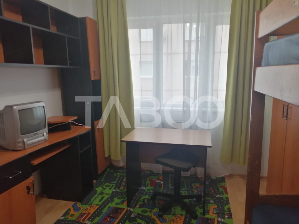 Apartament de inchiriat cu 3 camere mobilat 63mpu Vasile Aaron 