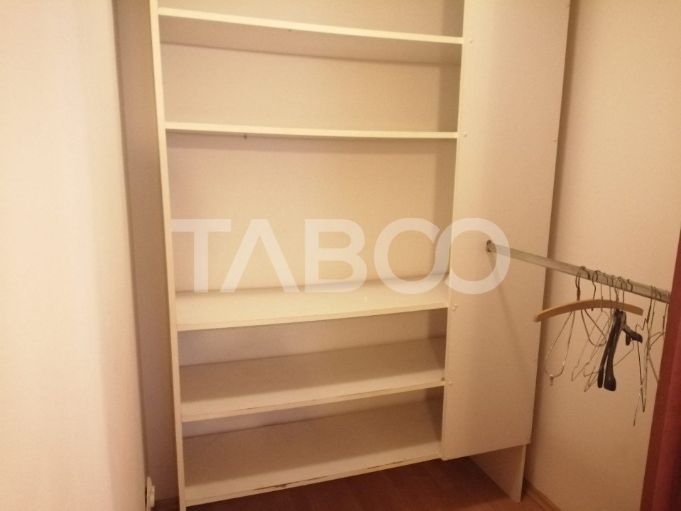 Apartament de inchiriat cu 3 camere mobilat 63mpu Vasile Aaron 