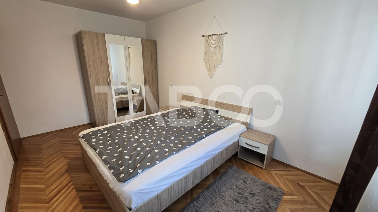 Apartament de inchiriat cu 3 camere mobilate utilate in zona Centrala