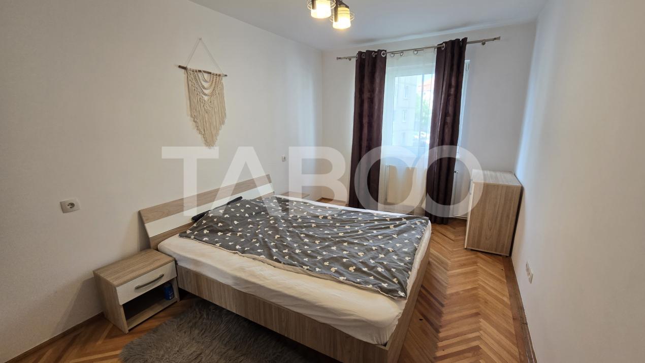 Apartament de inchiriat cu 3 camere mobilate utilate in zona Centrala