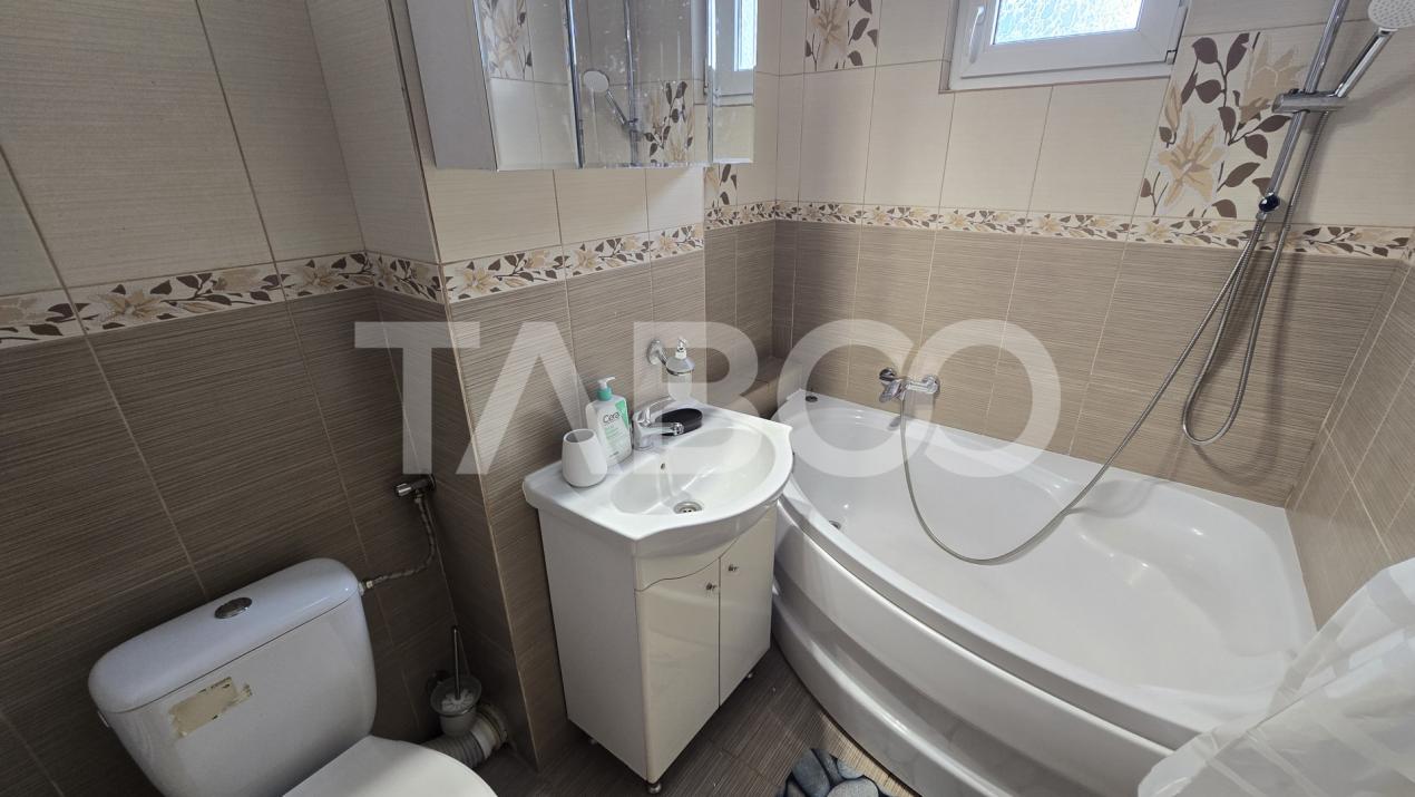 Apartament de inchiriat cu 3 camere mobilate utilate in zona Centrala