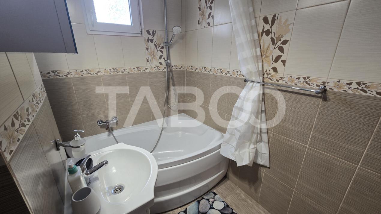 Apartament de inchiriat cu 3 camere mobilate utilate in zona Centrala