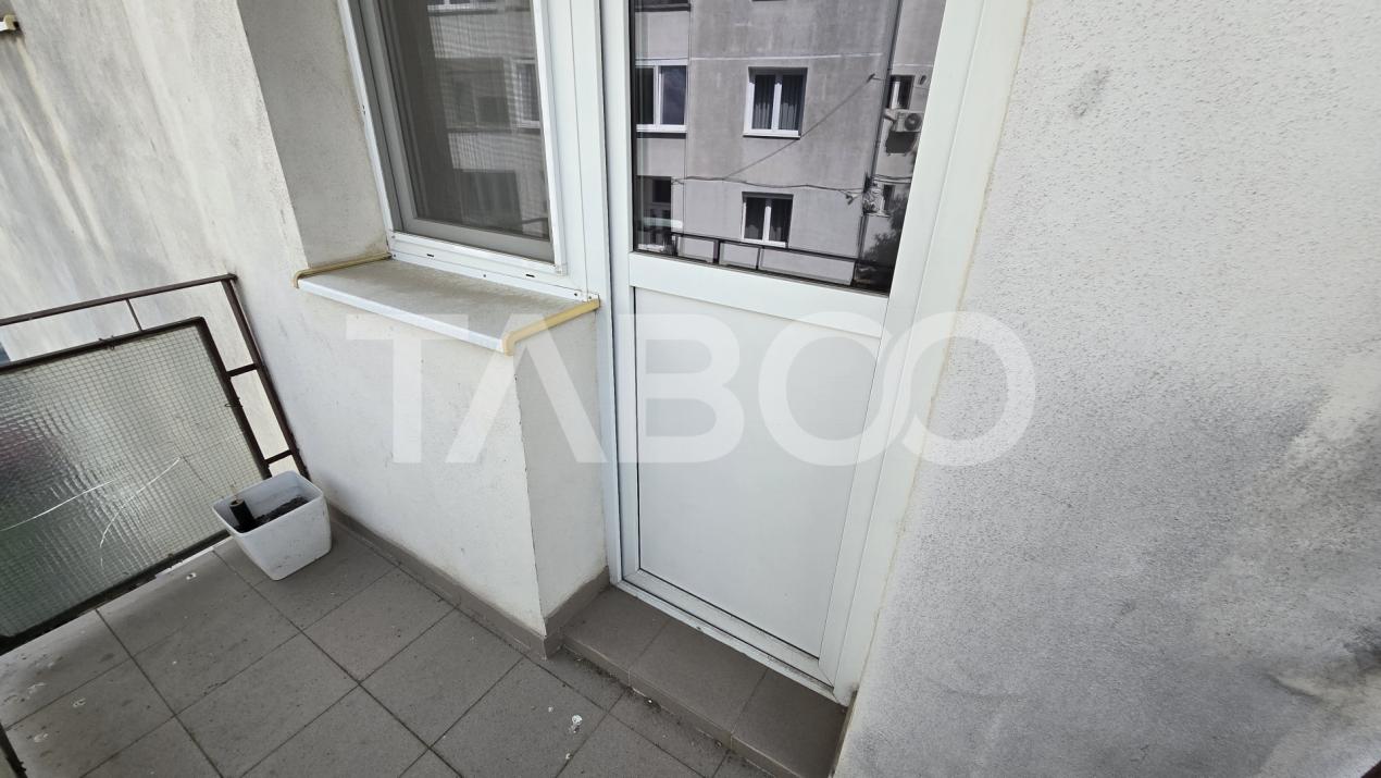 Apartament de inchiriat cu 3 camere mobilate utilate in zona Centrala