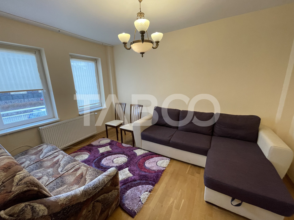 Apartament de inchiriat cu 4 camere decomandate si parcare Strand