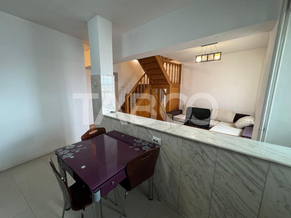 Apartament de inchiriat cu 5 camere 2 bai bloc cu lift Turnisor Sibiu