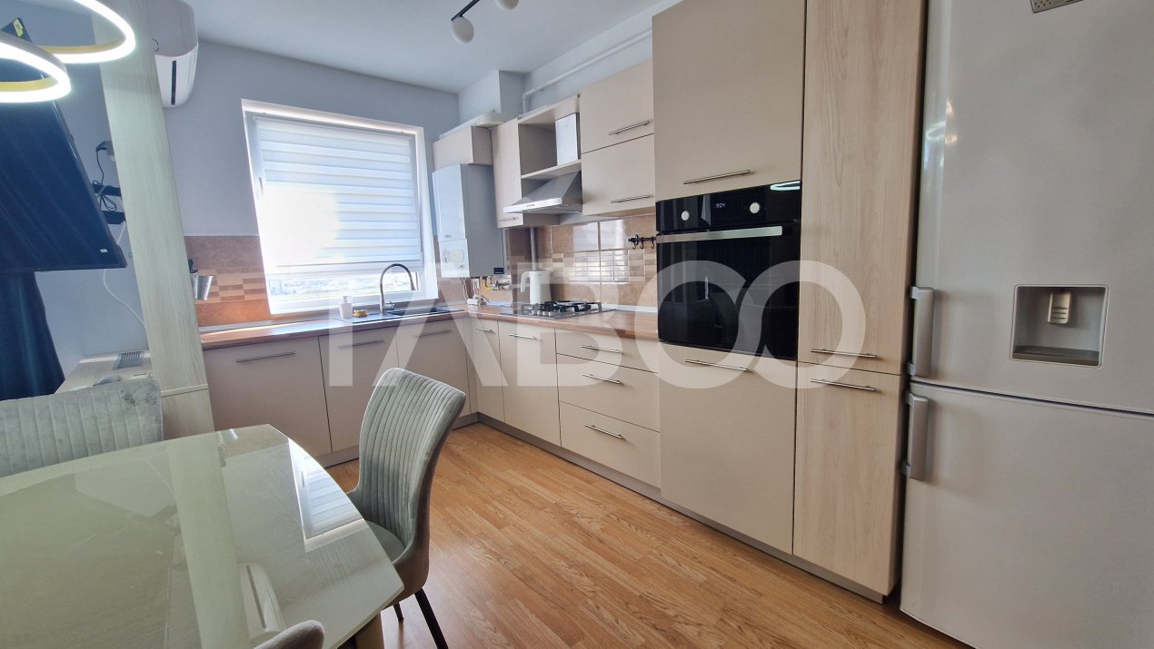 Apartament de inchiriat decomandat 2 camere balcon Avantgarden