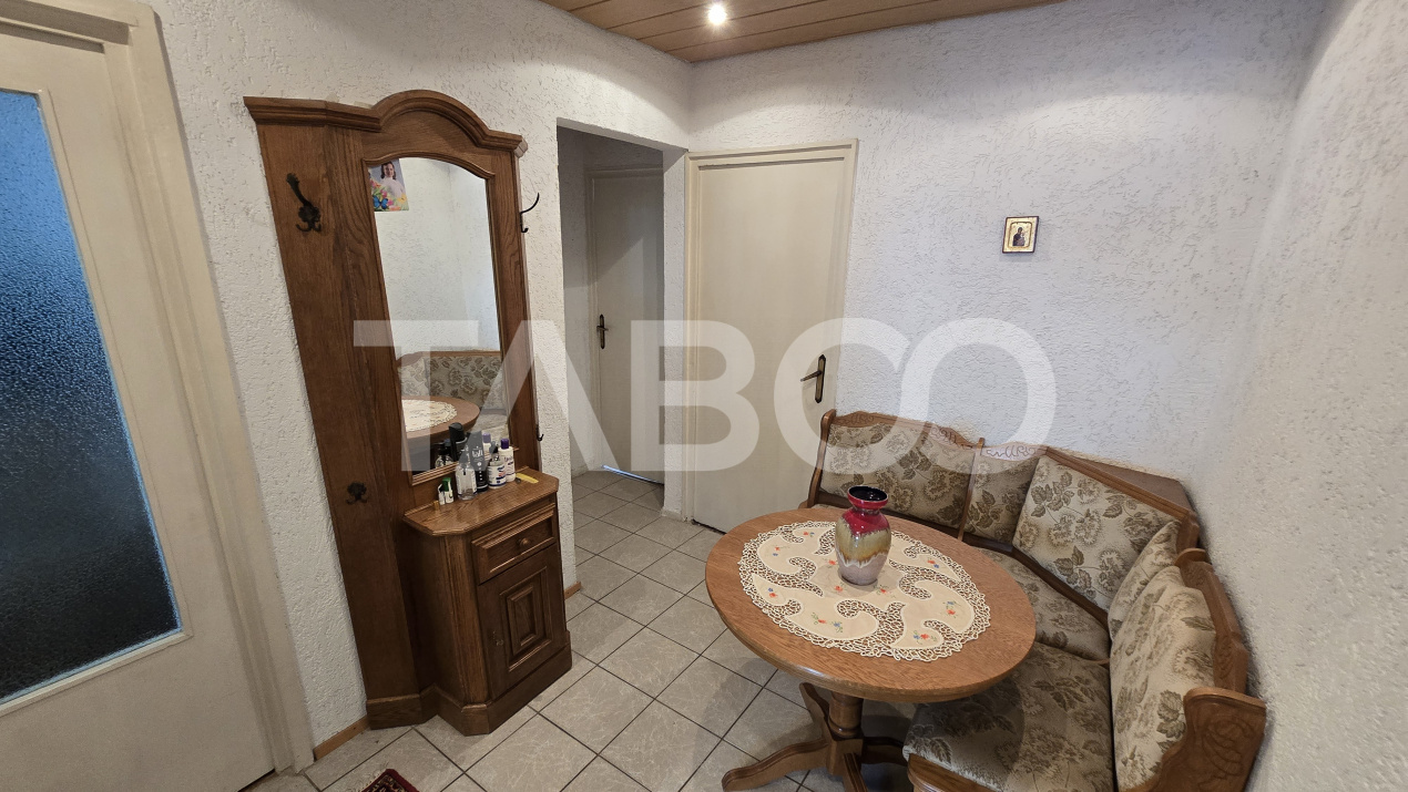 Apartament de inchiriat etaj intermediar Central 3 camere balcon
