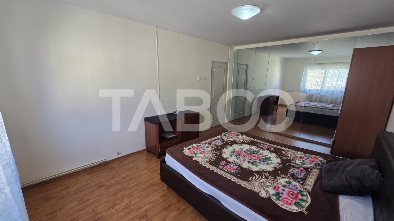 Apartament de inchiriat in Strand cu 2 camere mobilate utilate