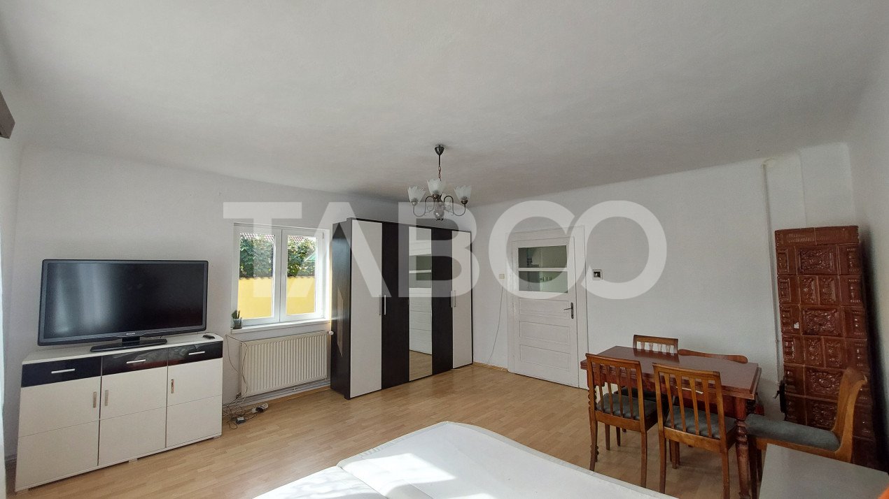 Apartament de inchiriat la casa 2 camere curte 200 mp zona Turnisor