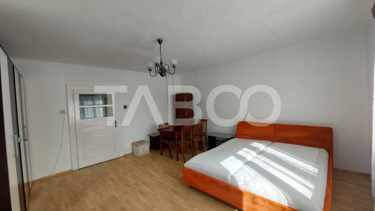 Apartament de inchiriat la casa 2 camere curte 200 mp zona Turnisor