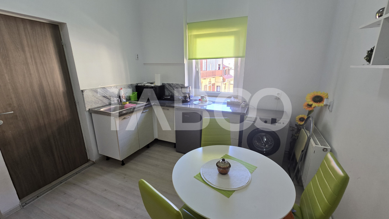 Apartament de inchiriat la casa 2 camere mobilate utilate Central