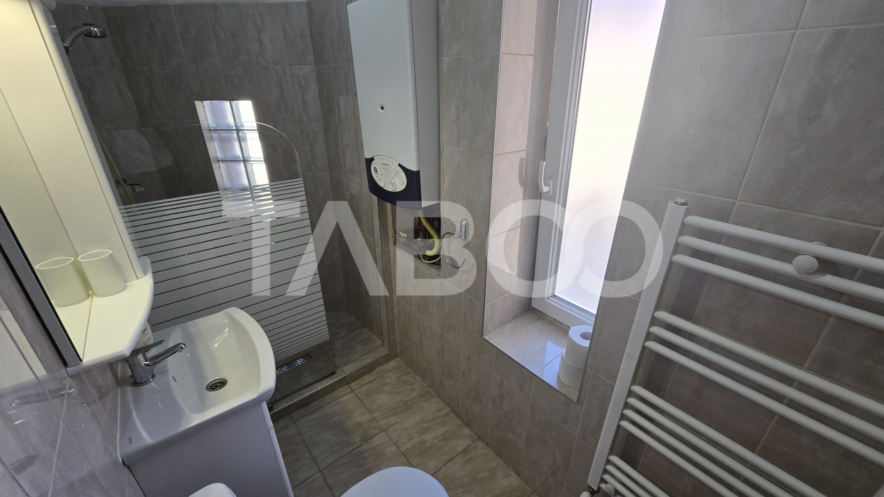 Apartament de inchiriat la casa 2 camere mobilate utilate Central