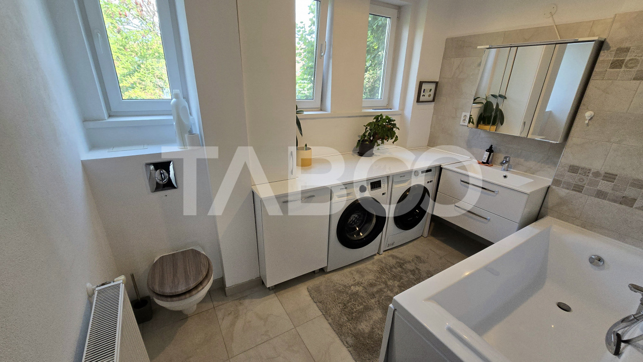 Apartament de inchiriat la casa Central 4 camere 2 bai 2 balcoane