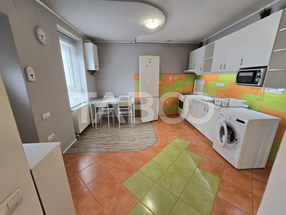 Apartament de inchiriat la casa renovat zona linistita Orasul de Jos 