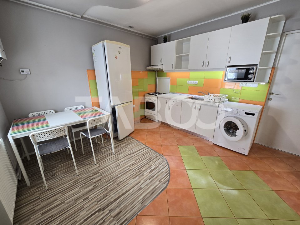 Apartament de inchiriat la casa renovat zona linistita Orasul de Jos 