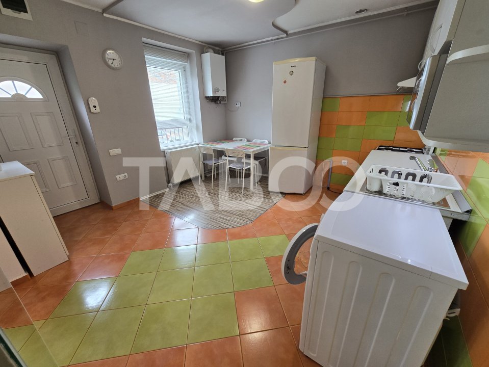 Apartament de inchiriat la casa renovat zona linistita Orasul de Jos 