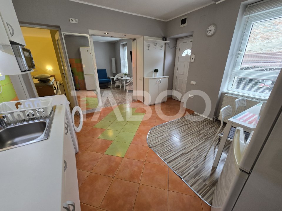 Apartament de inchiriat la casa renovat zona linistita Orasul de Jos 