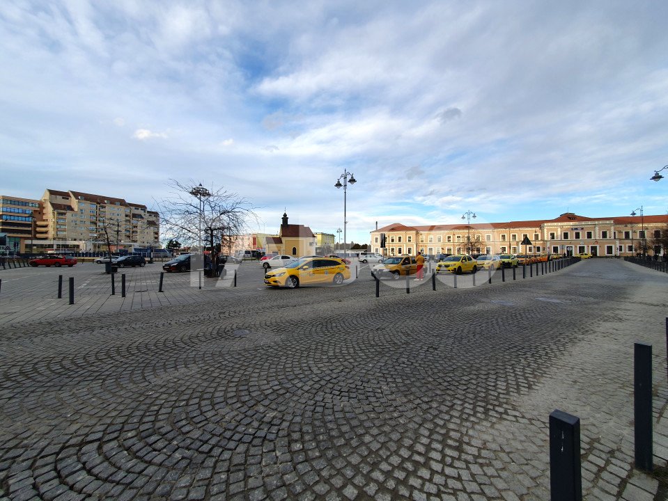 Apartament de inchiriat  Pet Friendly renovat 3 camere 2 bai Central