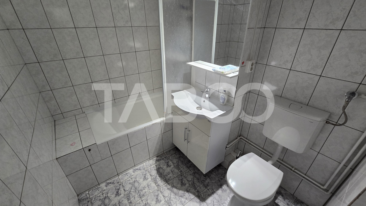 Apartament de inchiriat Strand 3 camere 2 bai balcon pivnita