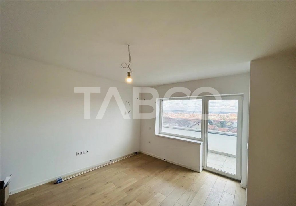 Apartament de inchiriat tip penthouse 4 camere lift Kogalniceanu