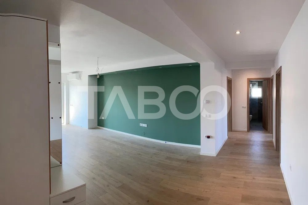 Apartament de inchiriat tip penthouse 4 camere lift Kogalniceanu