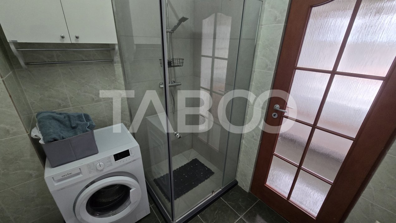 Apartament de inchiriat zona Centrala 2 camere debara mobilat utilat