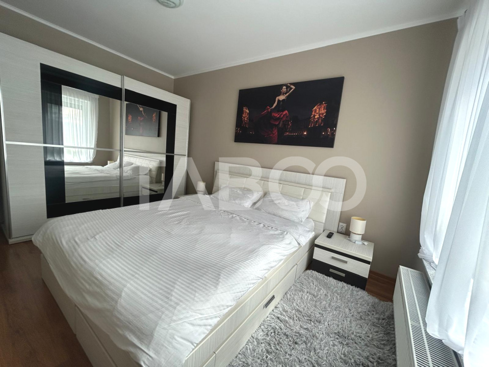 Apartament de lux 2 camere balcon si parcare  de inchiriat 