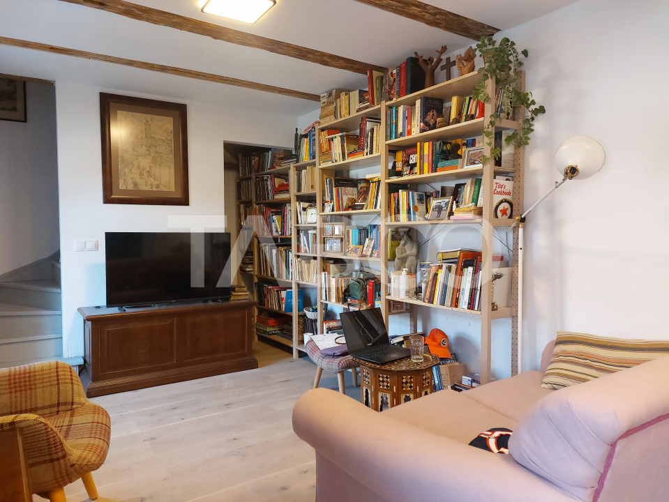 Apartament de vanzare 105 mp 3 camere curte 340 mp in acte Cisnadie