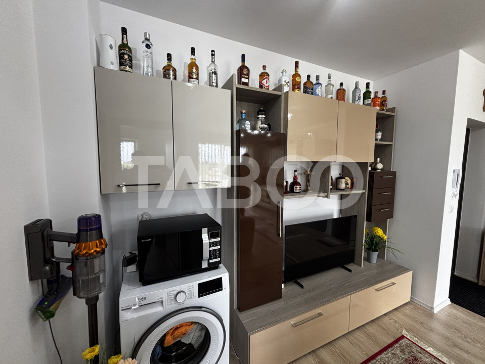 Apartament de vanzare 2 camere  38mpu + boxa zona Turnisor