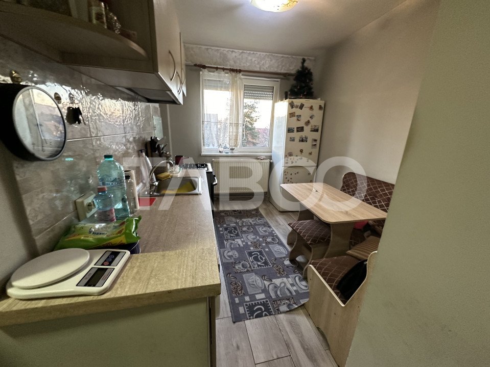 Apartament de vanzare  2 camere 42 mp utili zona 13 Decembrie