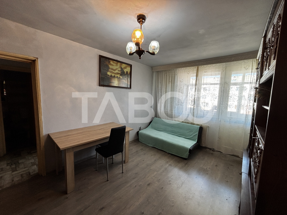 Apartament de vanzare 2 camere 47mp+7mp balcon zona Mihai Viteazul 