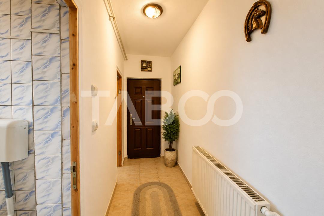 Apartament de vanzare 2 camere balcon etaj 2 in Avrig zona Sticla