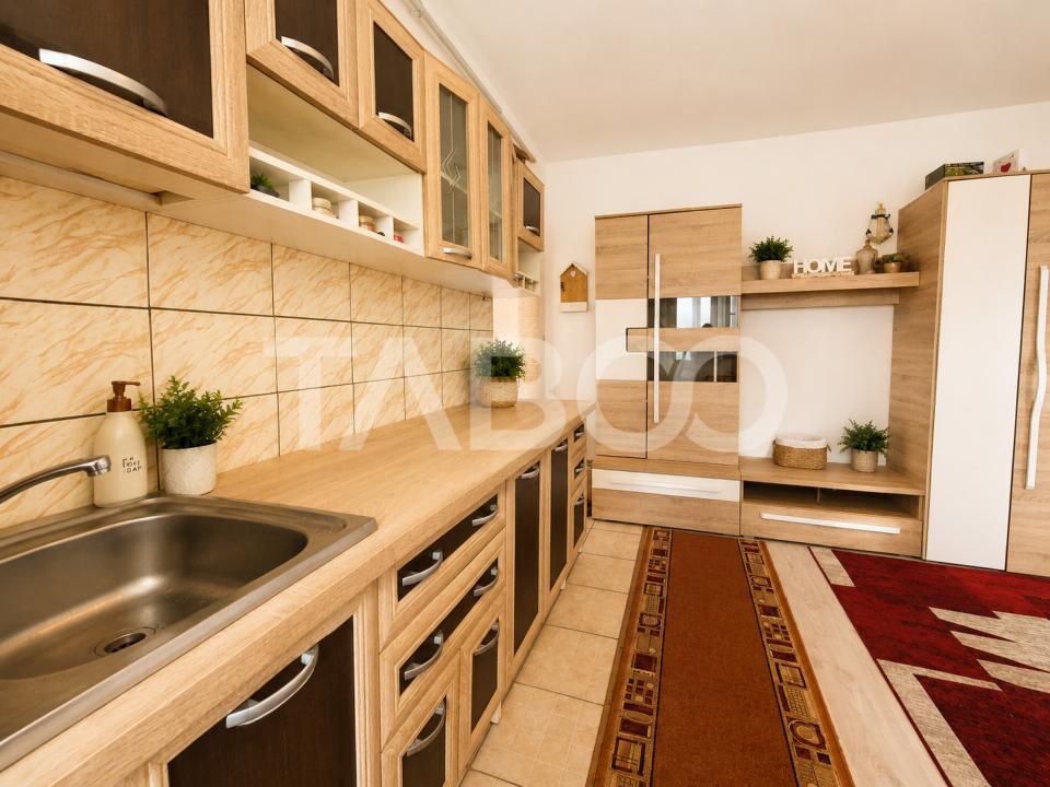 Apartament de vanzare 2 camere balcon etaj 2 in Avrig zona Sticla