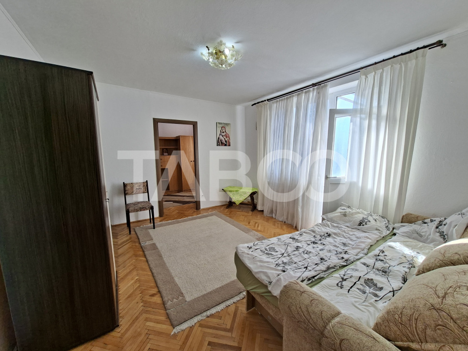 Apartament de vanzare 2 camere balcon etaj intermediar
