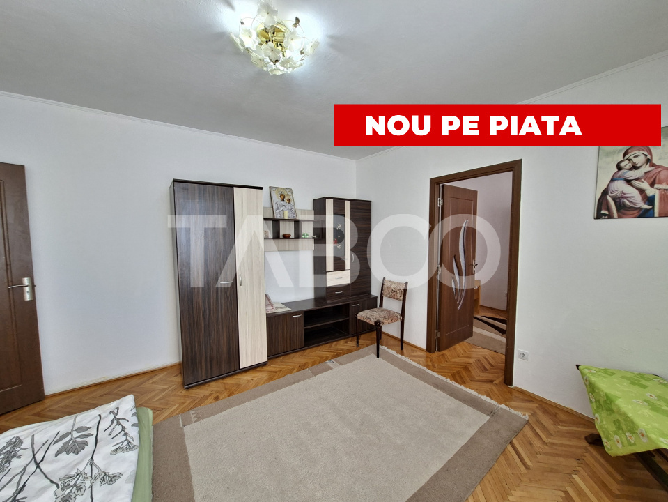 Apartament de vanzare 2 camere balcon etaj intermediar