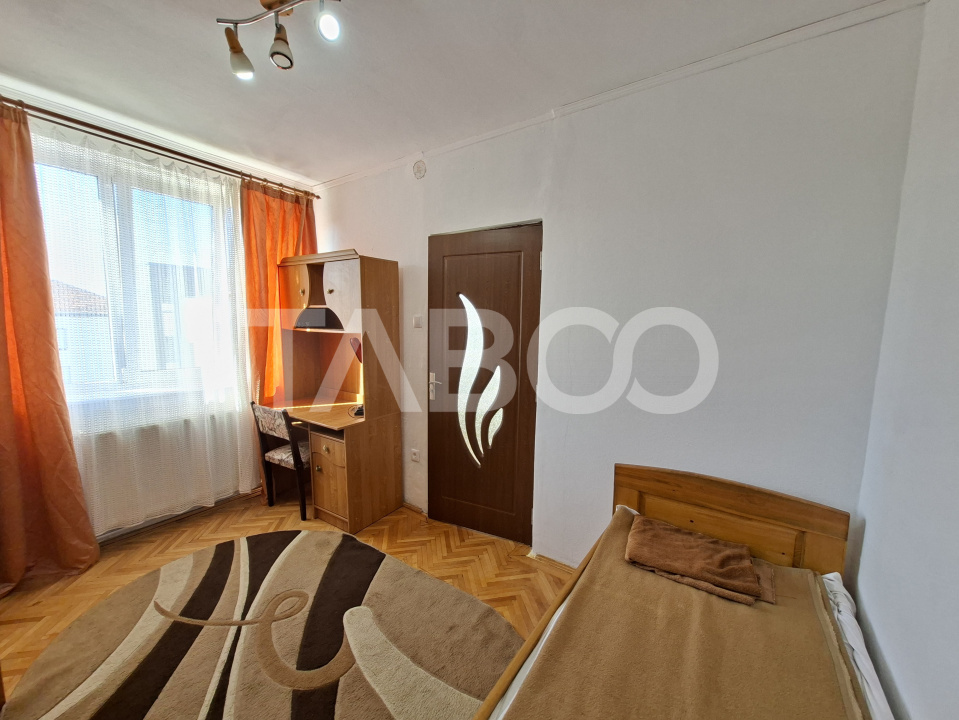 Apartament de vanzare 2 camere balcon etaj intermediar