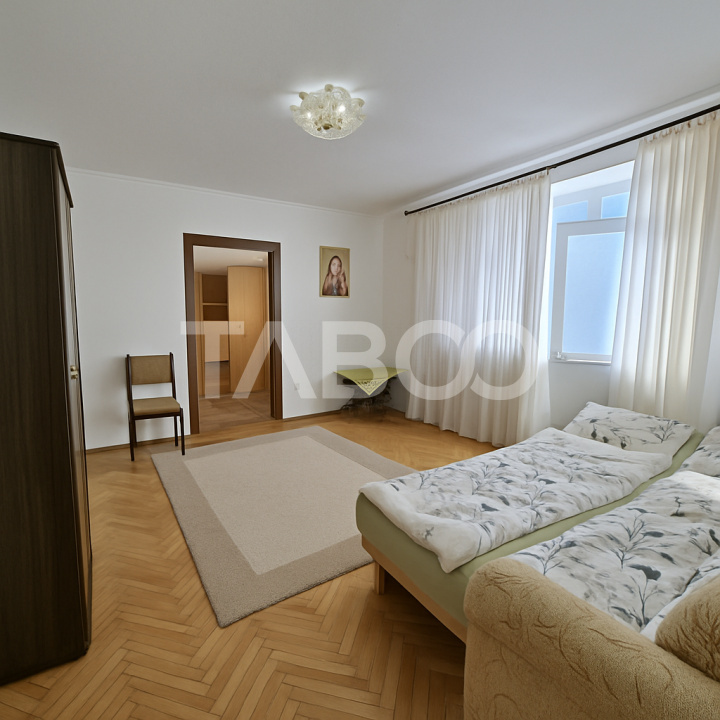 Apartament de vanzare 2 camere balcon etaj intermediar