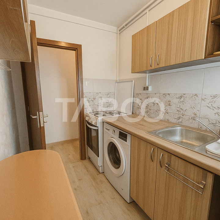 Apartament de vanzare 2 camere balcon etaj intermediar