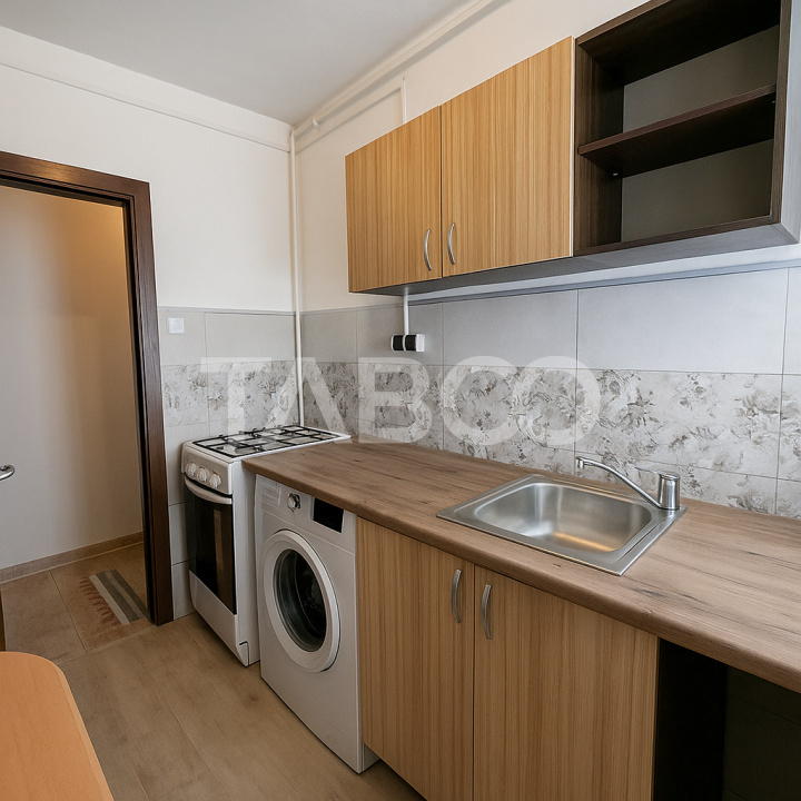 Apartament de vanzare 2 camere balcon etaj intermediar