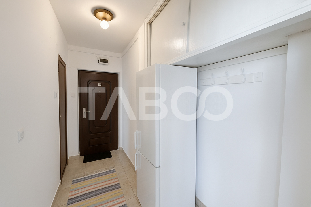 Apartament de vanzare 2 camere balcon etaj intermediar