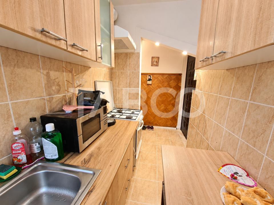 Apartament de vanzare 2 camere balcon Mihai Viteazul etaj 4