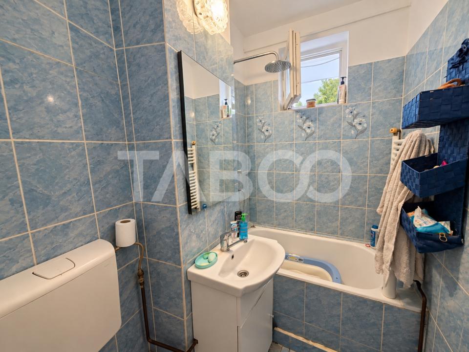 Apartament de vanzare 2 camere balcon Mihai Viteazul etaj 4