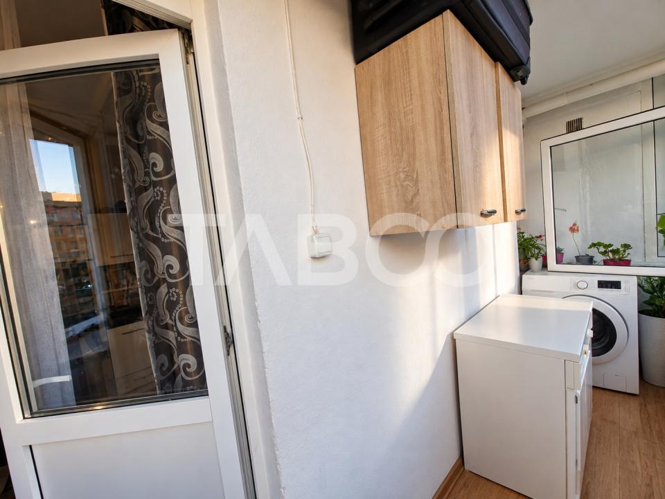 Apartament de vanzare 2 camere balcon Mihai Viteazul etaj 4