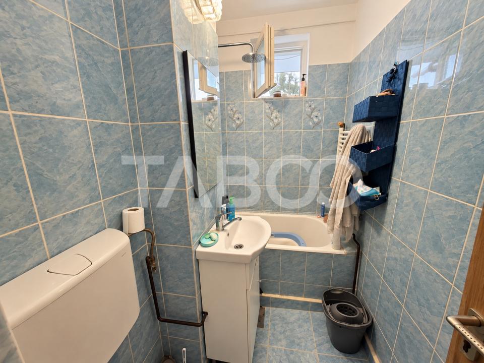 Apartament de vanzare 2 camere balcon Mihai Viteazul etaj 4