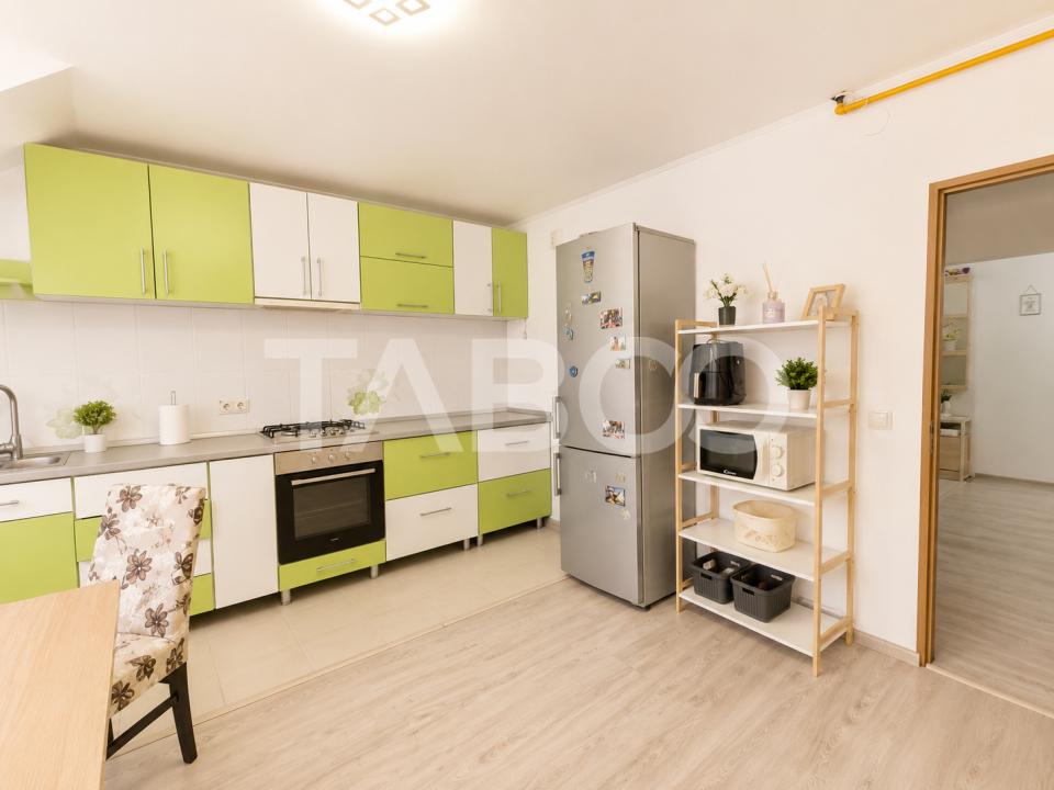 Apartament de vanzare 2 camere balcon parcare Terezian bloc nou