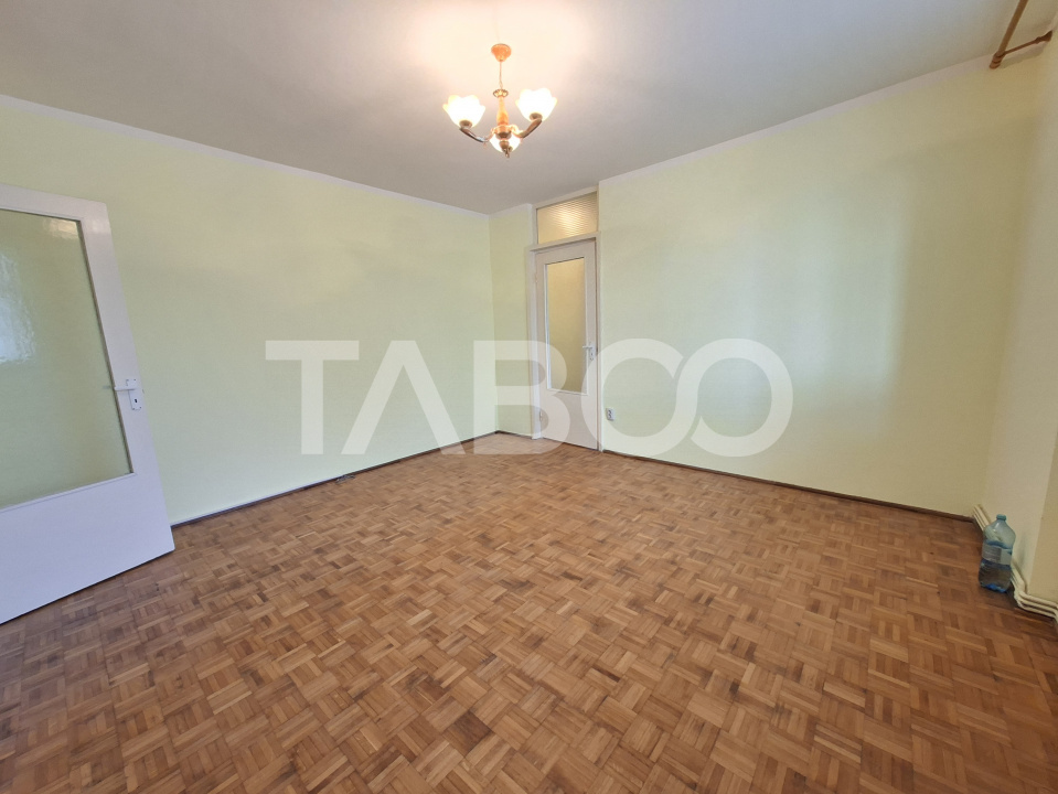 Apartament de vanzare 2 camere balcon si pivnita Rahovei