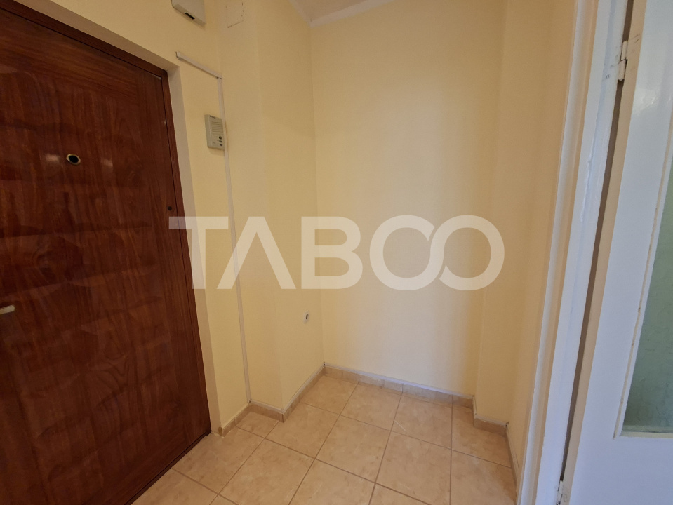 Apartament de vanzare 2 camere balcon si pivnita Rahovei