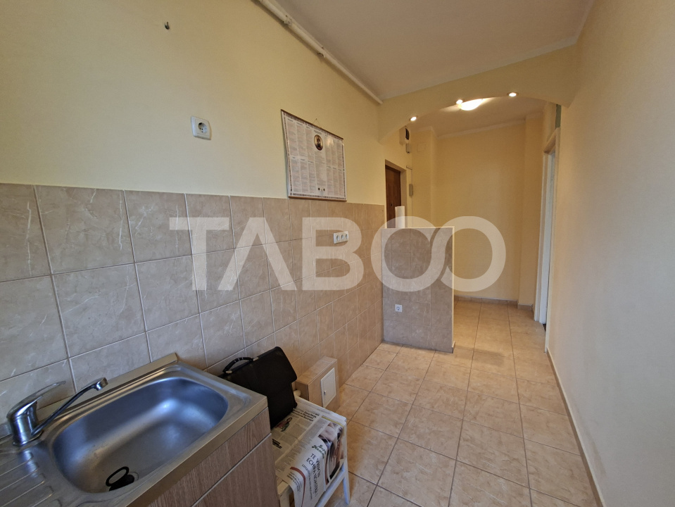 Apartament de vanzare 2 camere balcon si pivnita Rahovei