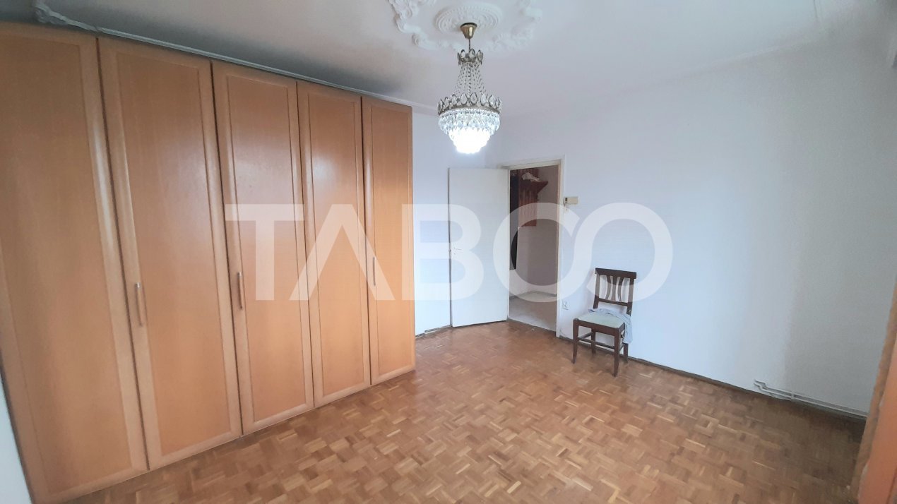 Apartament de vanzare 2 camere balcon Sibiu zona Mihai Viteazul in Sibiu - Miraslau