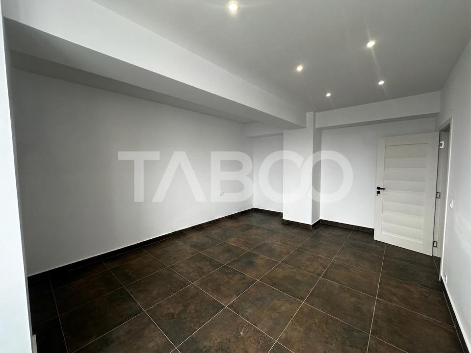 Apartament de vanzare 2 camere bucatarie separata etaj intermediar